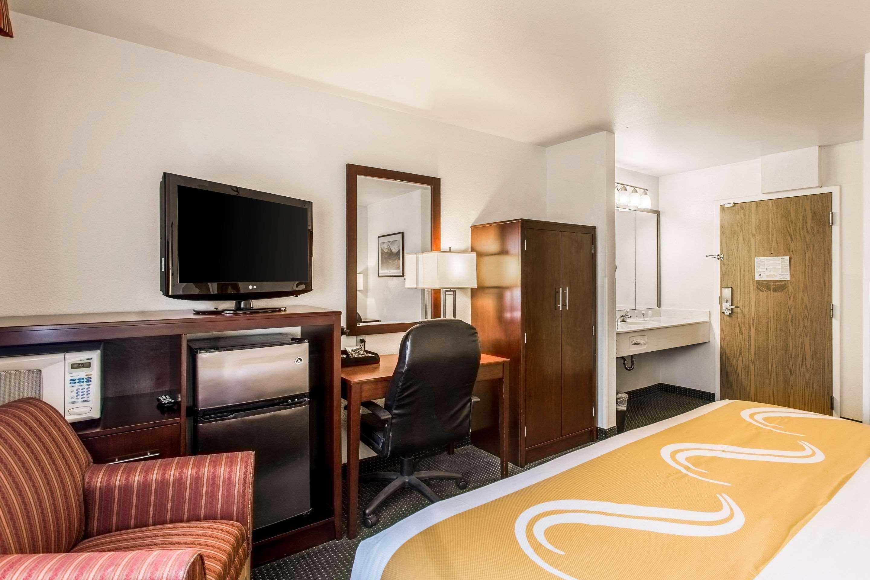 Quality Inn Belgrade Extérieur photo