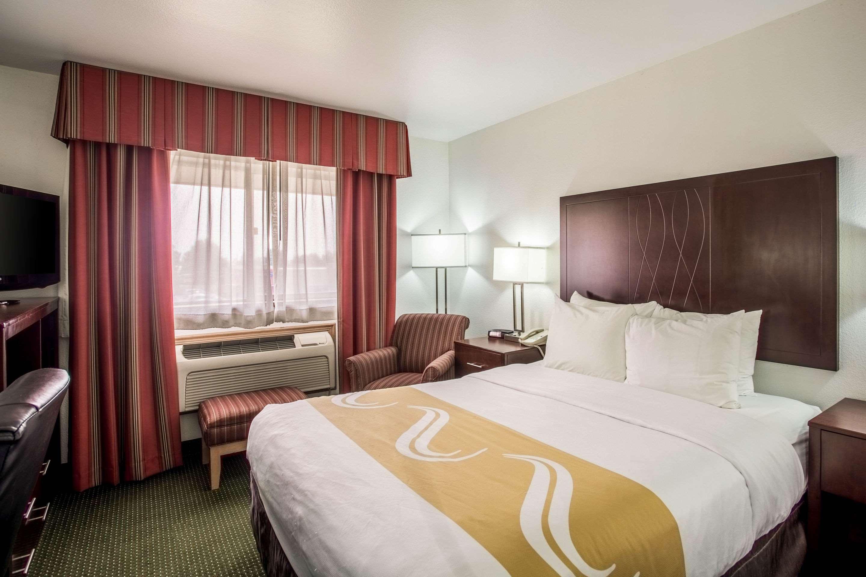 Quality Inn Belgrade Extérieur photo