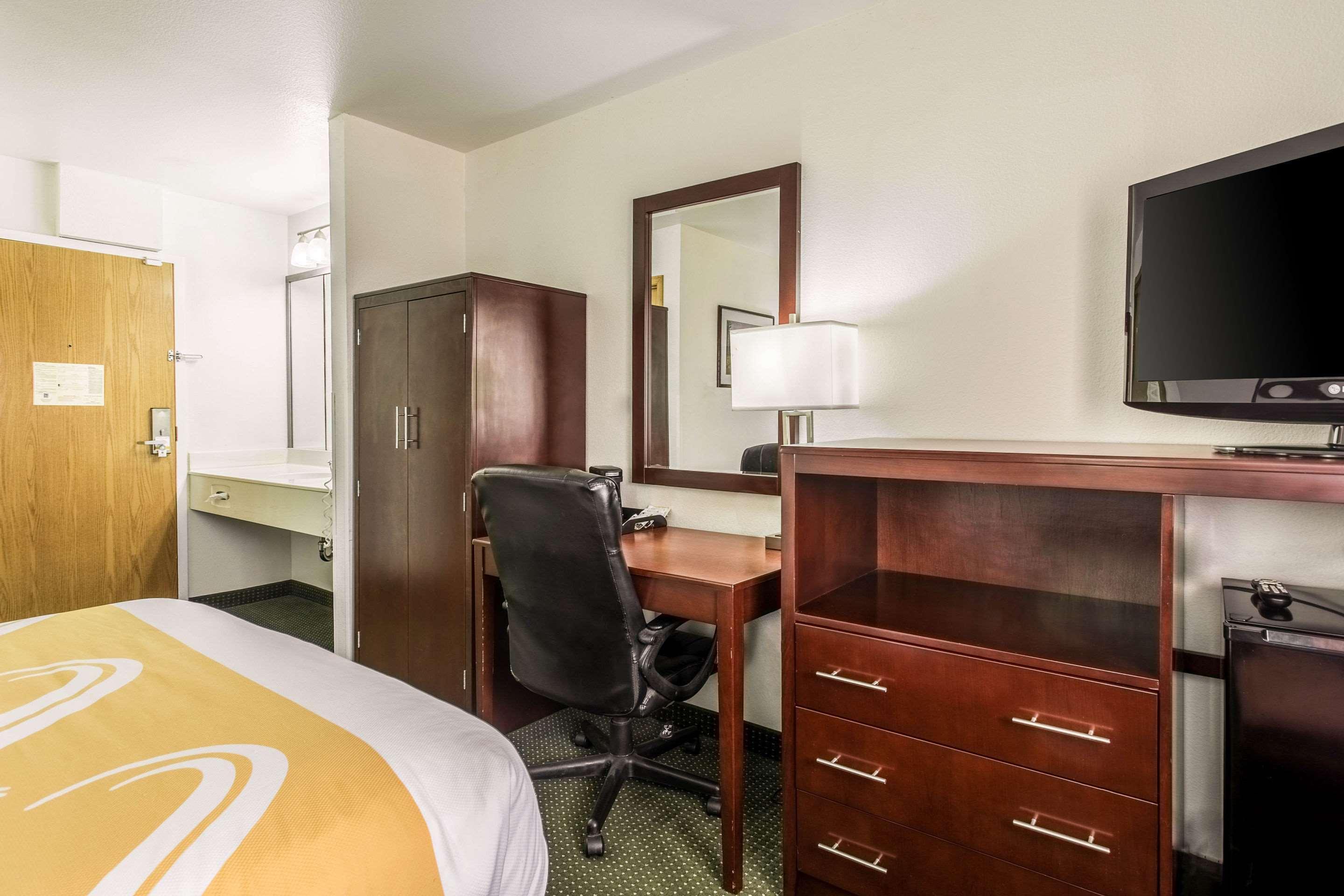 Quality Inn Belgrade Extérieur photo