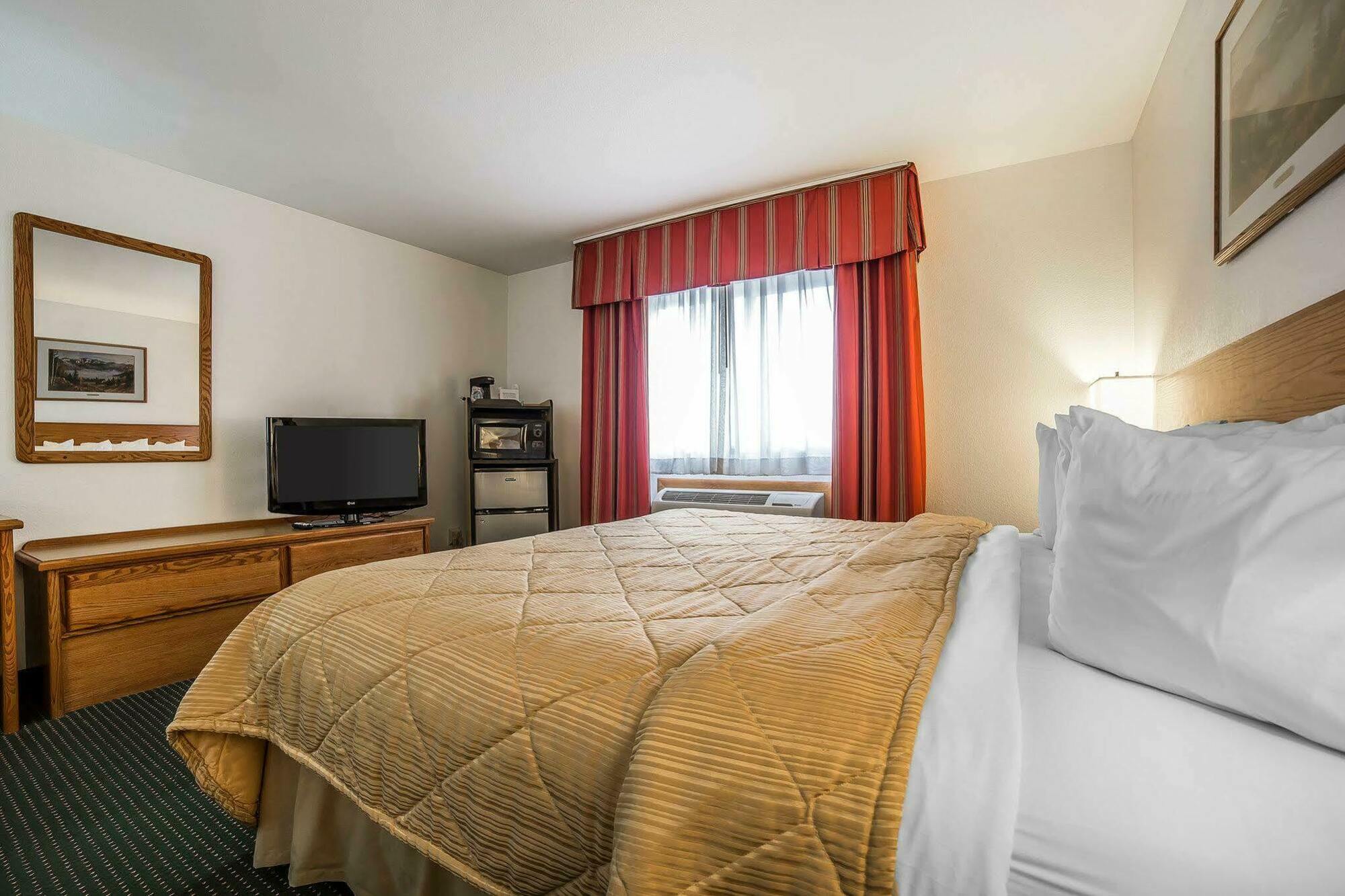 Quality Inn Belgrade Extérieur photo